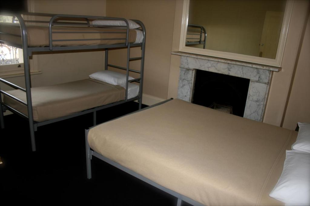 Glenelg Beach Hostel 객실 사진