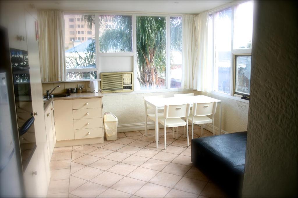 Glenelg Beach Hostel 객실 사진